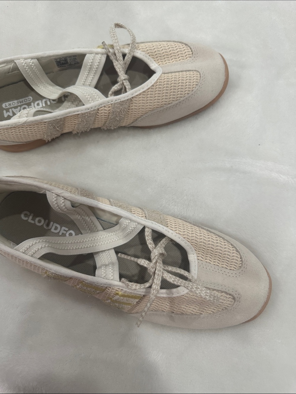 adidas Women’s Beige Mesh Slip-On Sneakers with Gold Accents - Picture 10 of 11